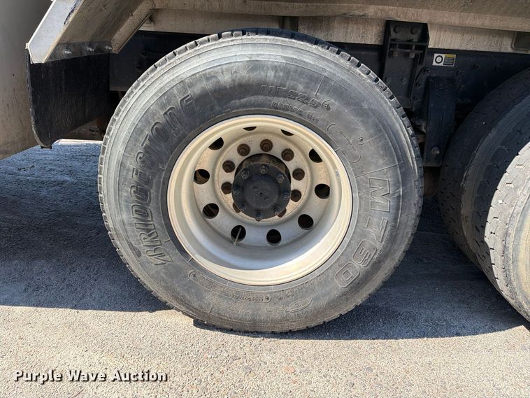 image for item FB8313 2016 Peterbilt 348 fuel truck