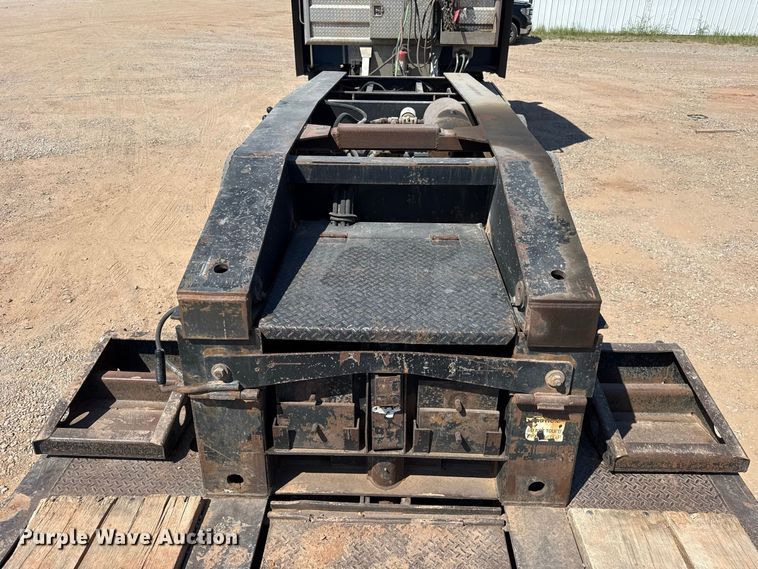 image for item FC4248 2004 Eagle Beaver 35GSLXBR lowboy equipment trailer