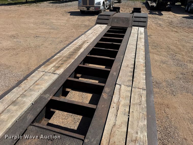 image for item FC4248 2004 Eagle Beaver 35GSLXBR lowboy equipment trailer