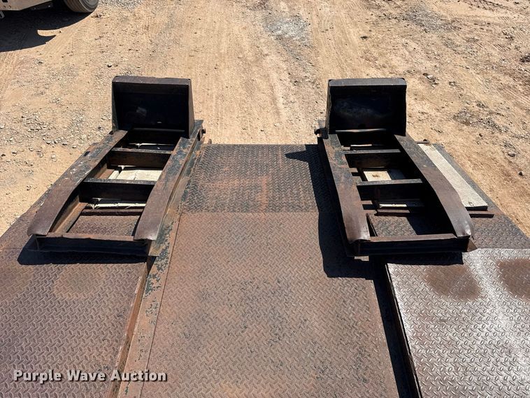 image for item FC4248 2004 Eagle Beaver 35GSLXBR lowboy equipment trailer