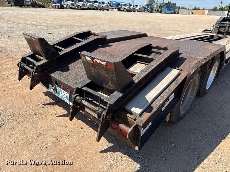 image for item FC4248 2004 Eagle Beaver 35GSLXBR lowboy equipment trailer