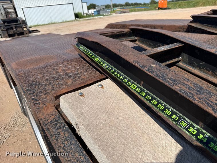 image for item FC4248 2004 Eagle Beaver 35GSLXBR lowboy equipment trailer