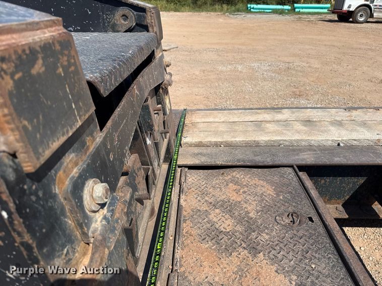 image for item FC4248 2004 Eagle Beaver 35GSLXBR lowboy equipment trailer