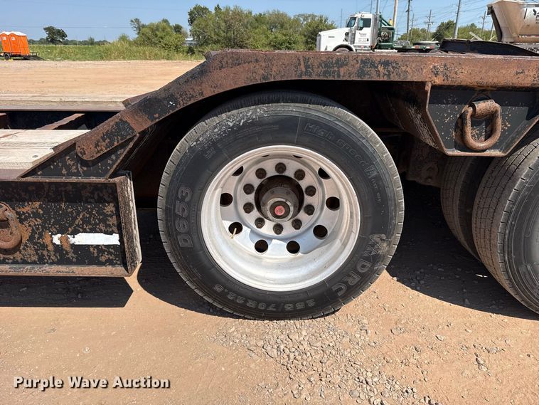 image for item FC4248 2004 Eagle Beaver 35GSLXBR lowboy equipment trailer