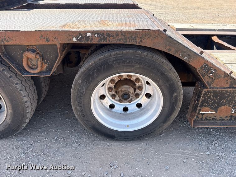 image for item FC4248 2004 Eagle Beaver 35GSLXBR lowboy equipment trailer