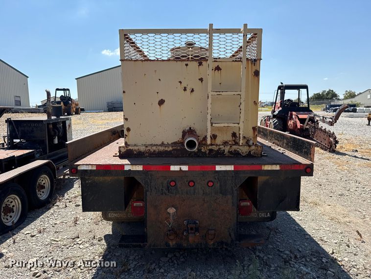 image for item FC4289 2006 International L9200i 6X4 flatbed truck