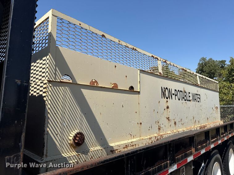 image for item FC4289 2006 International L9200i 6X4 flatbed truck
