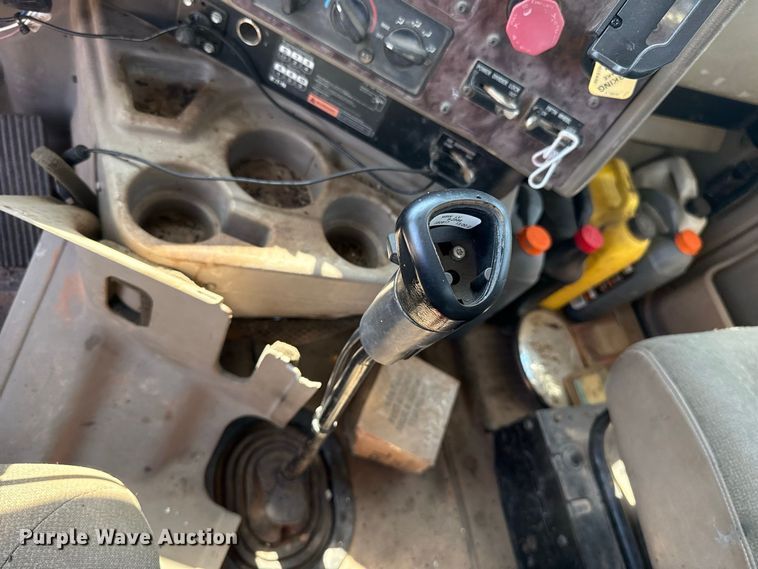 image for item FC4289 2006 International L9200i 6X4 flatbed truck