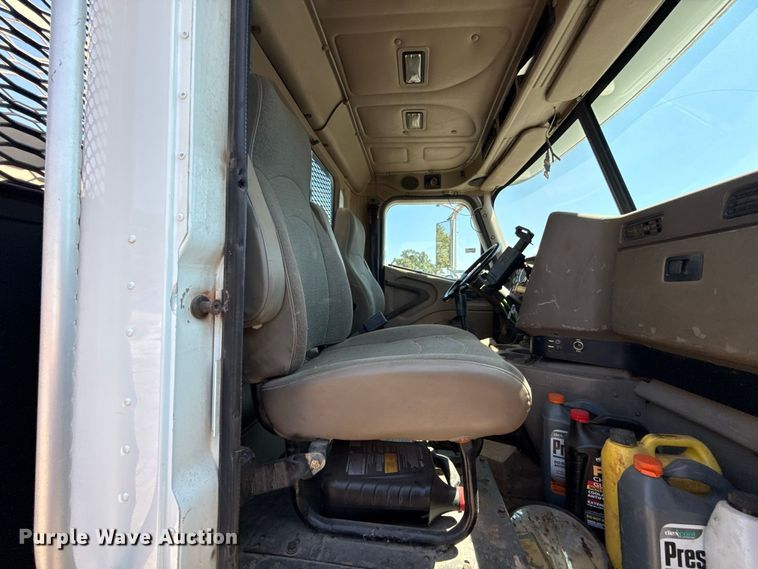 image for item FC4289 2006 International L9200i 6X4 flatbed truck