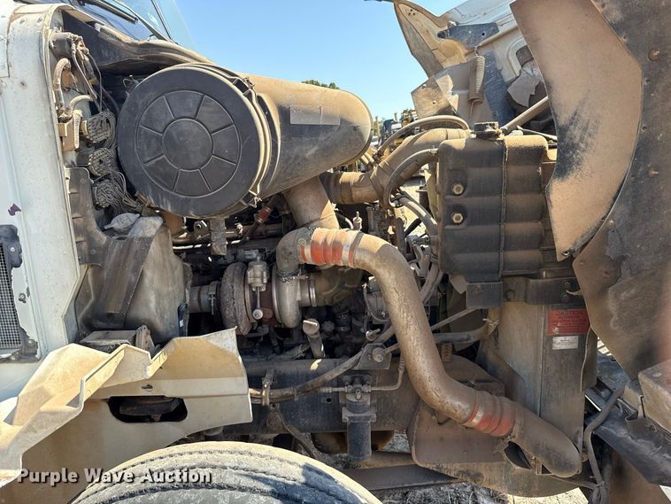 image for item FC4289 2006 International L9200i 6X4 flatbed truck