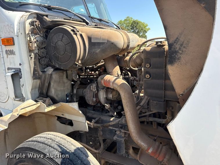 image for item FC4289 2006 International L9200i 6X4 flatbed truck