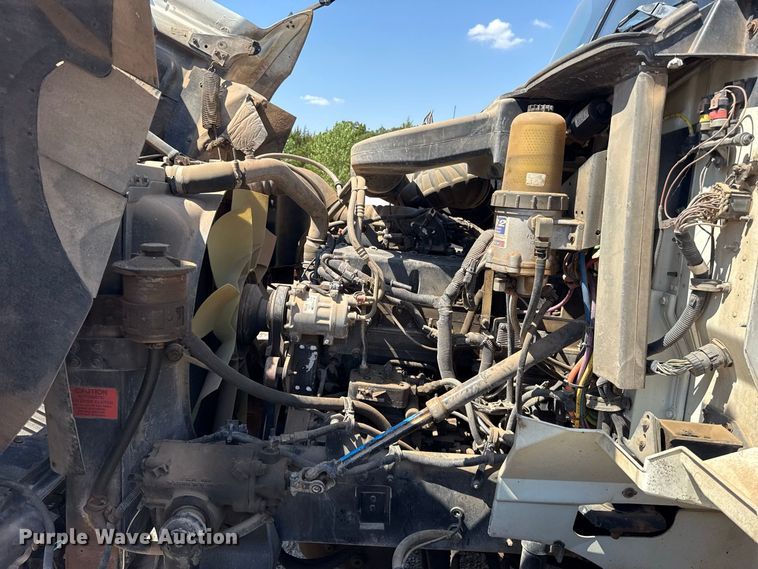 image for item FC4289 2006 International L9200i 6X4 flatbed truck