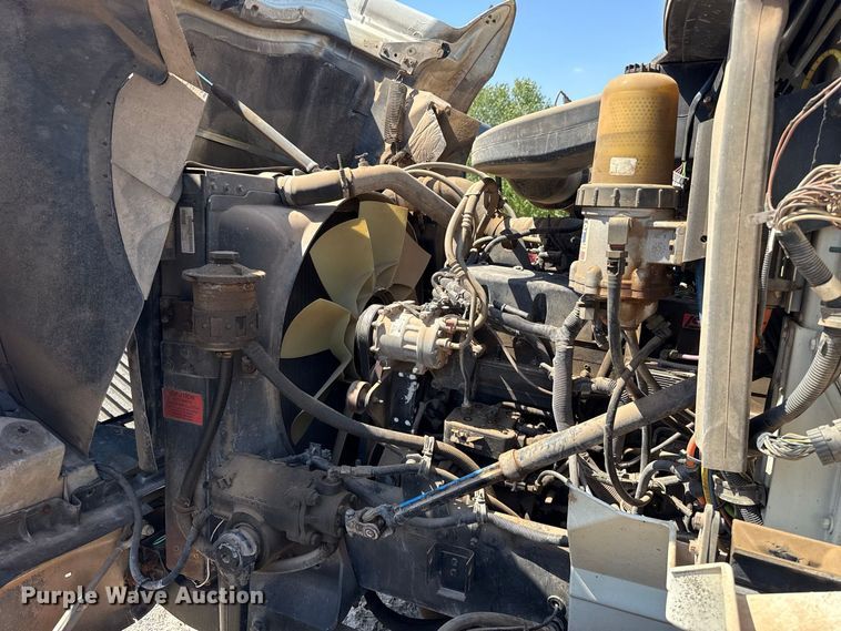 image for item FC4289 2006 International L9200i 6X4 flatbed truck