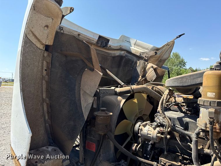 image for item FC4289 2006 International L9200i 6X4 flatbed truck
