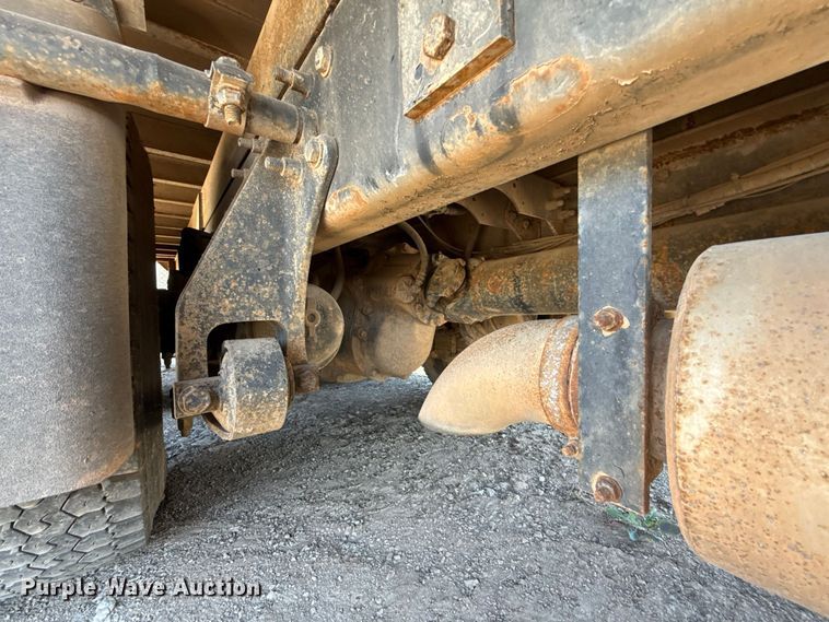 image for item FC4289 2006 International L9200i 6X4 flatbed truck