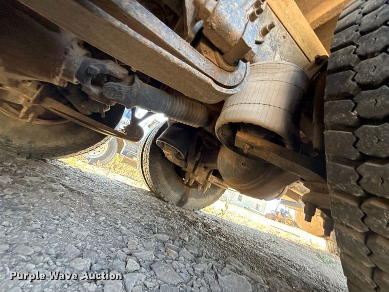 image for item FC4289 2006 International L9200i 6X4 flatbed truck
