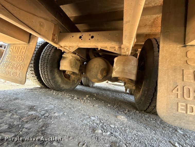image for item FC4289 2006 International L9200i 6X4 flatbed truck
