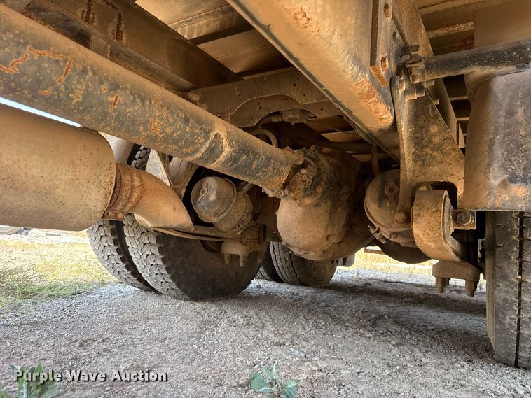 image for item FC4289 2006 International L9200i 6X4 flatbed truck