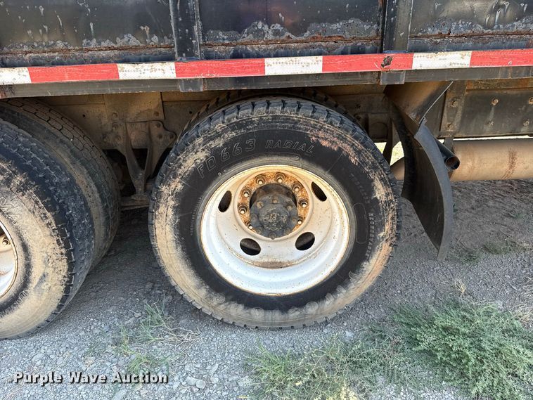 image for item FC4289 2006 International L9200i 6X4 flatbed truck