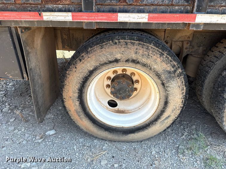 image for item FC4289 2006 International L9200i 6X4 flatbed truck