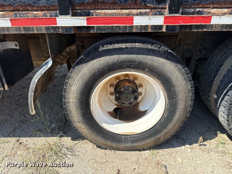 image for item FC4289 2006 International L9200i 6X4 flatbed truck