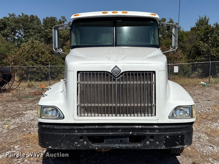 image for item FC4291 2006 International L9200i flatbed truck