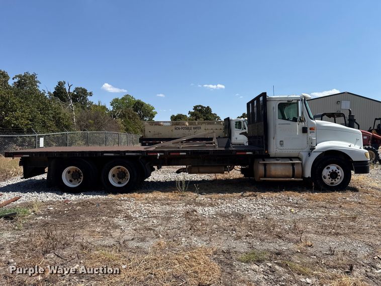 image for item FC4291 2006 International L9200i flatbed truck