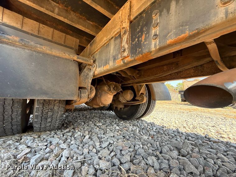 image for item FC4291 2006 International L9200i flatbed truck