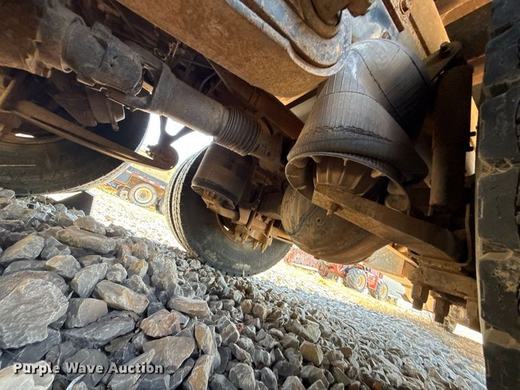 image for item FC4291 2006 International L9200i flatbed truck