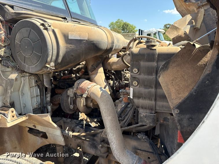 image for item FC4291 2006 International L9200i flatbed truck