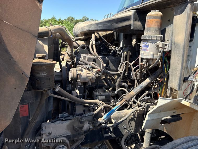 image for item FC4291 2006 International L9200i flatbed truck
