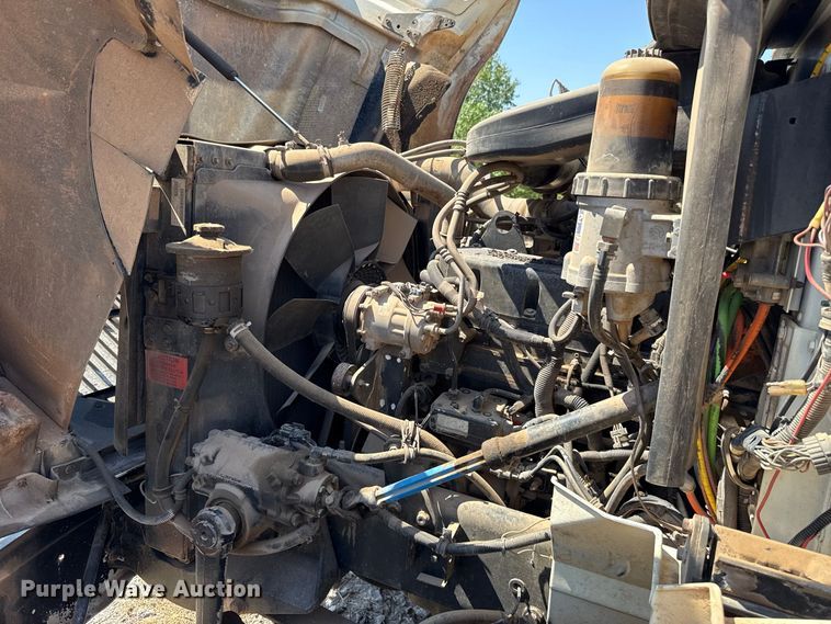 image for item FC4291 2006 International L9200i flatbed truck