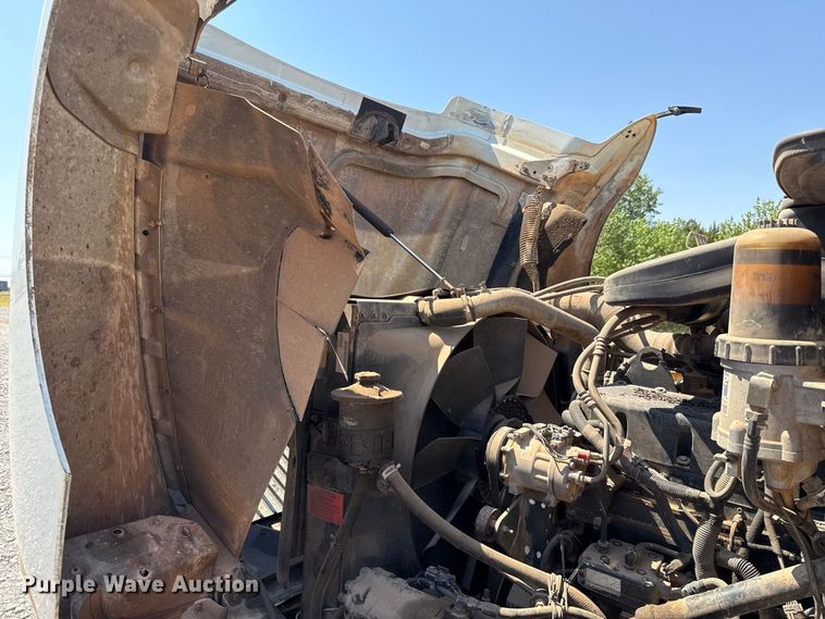 image for item FC4291 2006 International L9200i flatbed truck