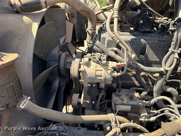 image for item FC4291 2006 International L9200i flatbed truck