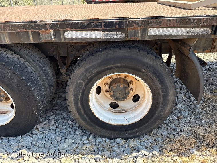 image for item FC4291 2006 International L9200i flatbed truck