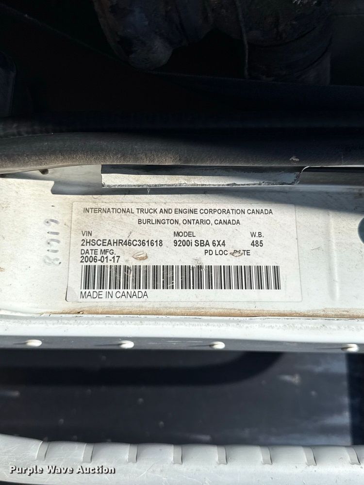 image for item FC4291 2006 International L9200i flatbed truck