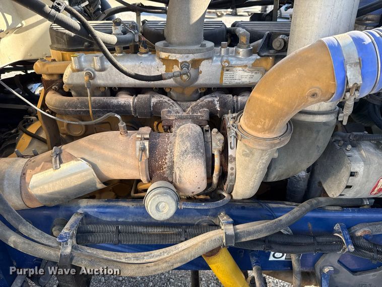 image for item FC4299 2004 Peterbilt 378 semi truck