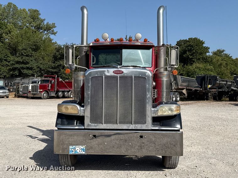 image for item FC4356 2008 Peterbilt 389 semi truck