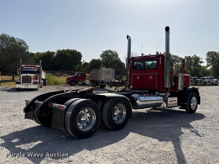 image for item FC4356 2008 Peterbilt 389 semi truck