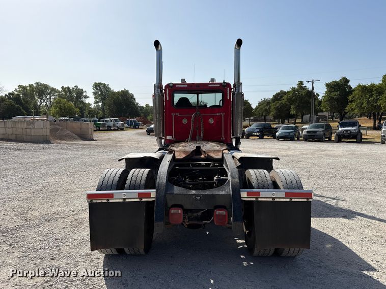 image for item FC4356 2008 Peterbilt 389 semi truck