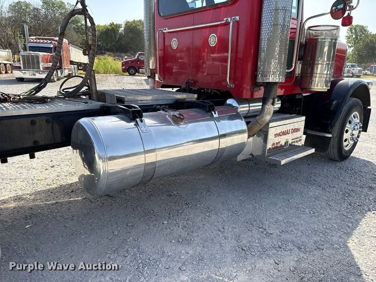 image for item FC4356 2008 Peterbilt 389 semi truck