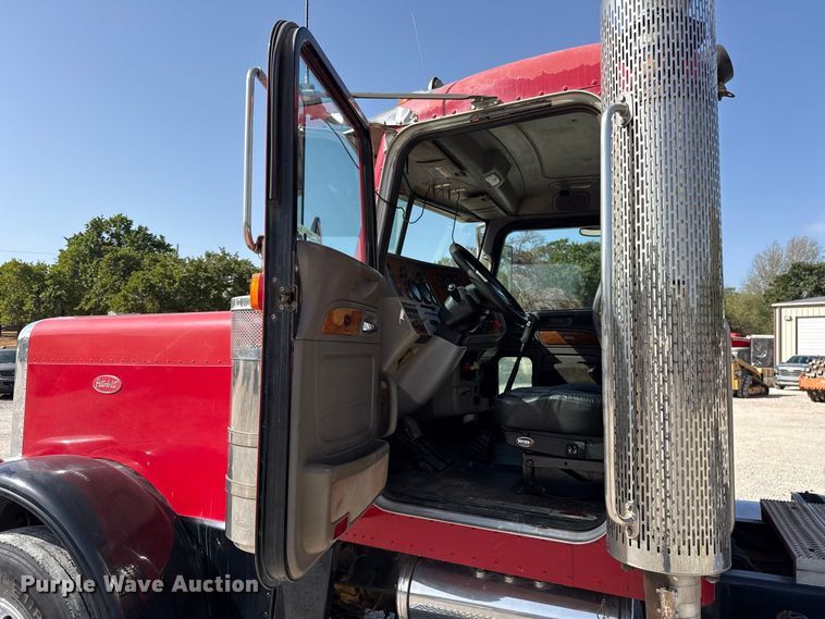 image for item FC4356 2008 Peterbilt 389 semi truck