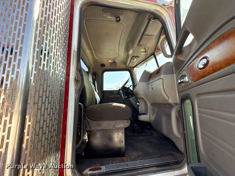 image for item FC4356 2008 Peterbilt 389 semi truck
