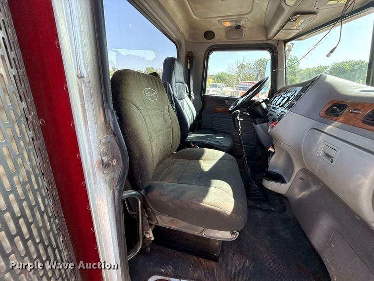 image for item FC4356 2008 Peterbilt 389 semi truck