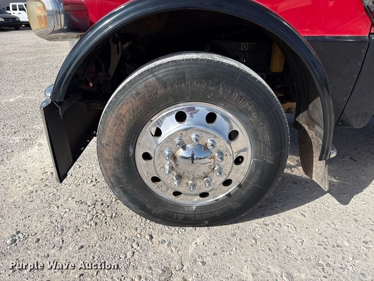 image for item FC4356 2008 Peterbilt 389 semi truck