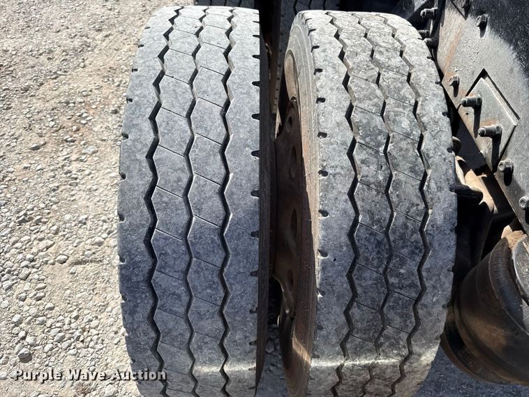image for item FC4356 2008 Peterbilt 389 semi truck