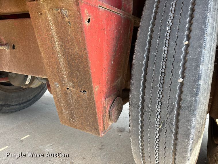 image for item FG0618 1985 Fruehauf PB100-T2W-48XW flatbed trailer