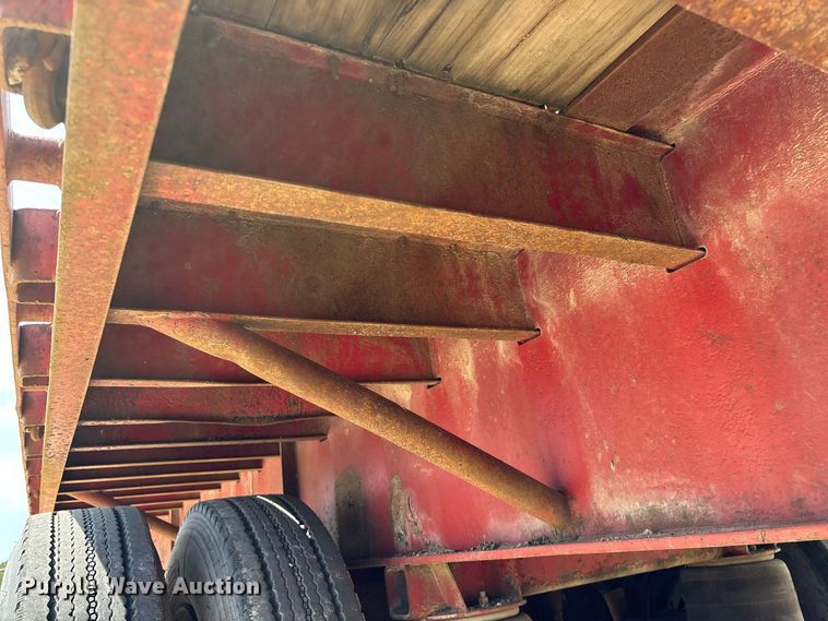 image for item FG0618 1985 Fruehauf PB100-T2W-48XW flatbed trailer