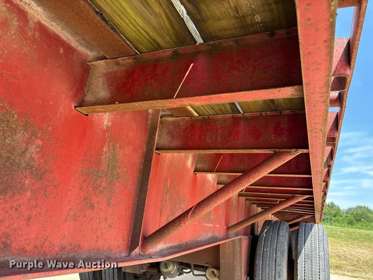 image for item FG0618 1985 Fruehauf PB100-T2W-48XW flatbed trailer