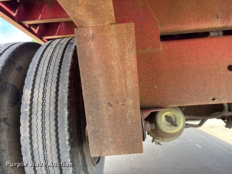 image for item FG0618 1985 Fruehauf PB100-T2W-48XW flatbed trailer